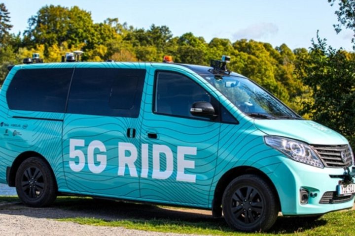 5G autonomous electric vehicle